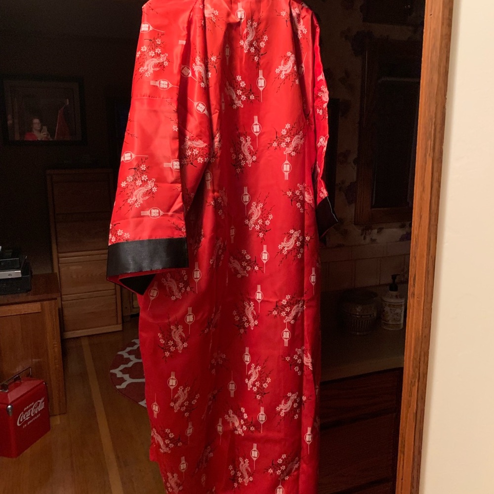 Robe - Picture 3 of 4